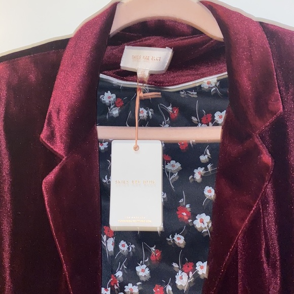 Dark Red Velvet Blazer - Picture 4 of 7